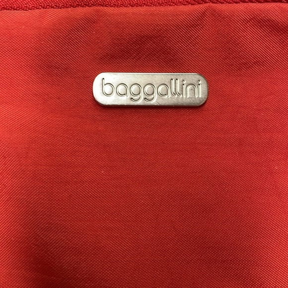 Baggallini cross-body sling bag - Picture 2 of 4